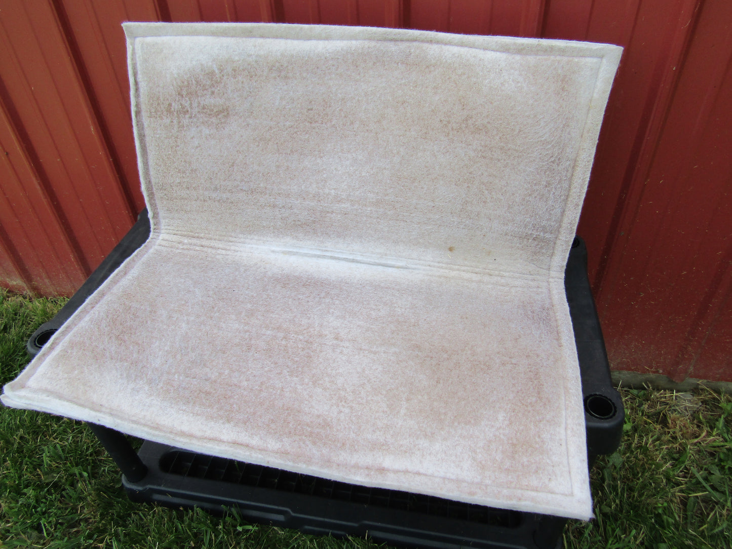 White felt Under Pad for Show Blankets - Very Nice