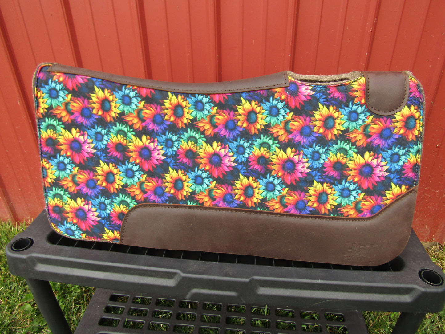 Hot Headstalls Rainbow Sunflowers Wool Saddle pad 30x30- NEW