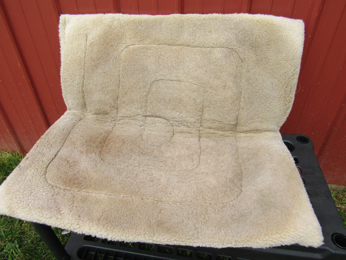 Heavy Duty Western Saddle with fleece 32x30x1"